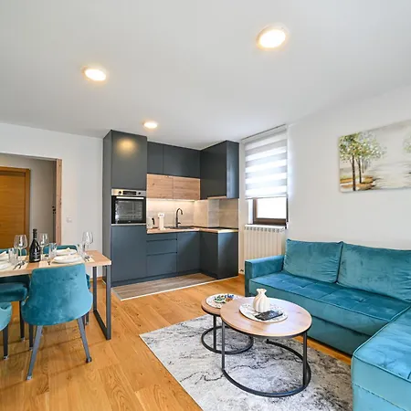 Adams Lux Apartamento *