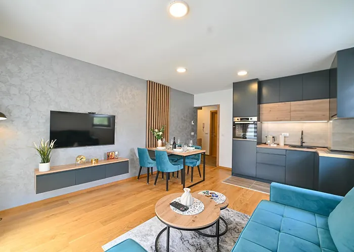 Adams Lux * 즐라티보